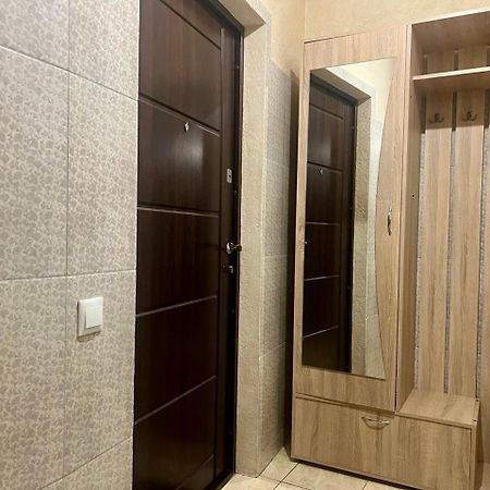 Studio Apartment Metro Pechersk Kiev Ngoại thất bức ảnh