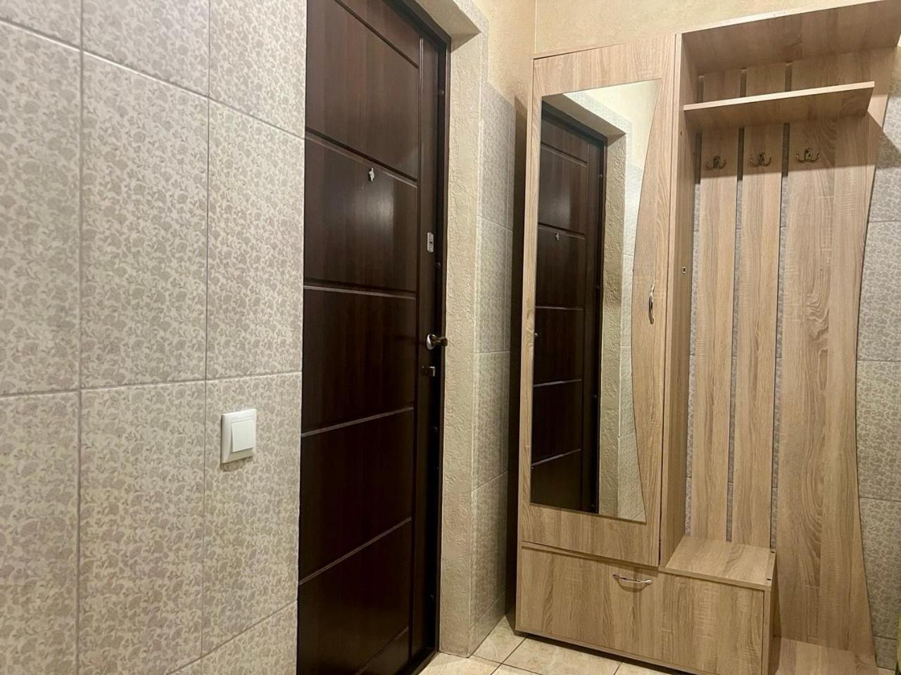 Studio Apartment Metro Pechersk Kiev Ngoại thất bức ảnh