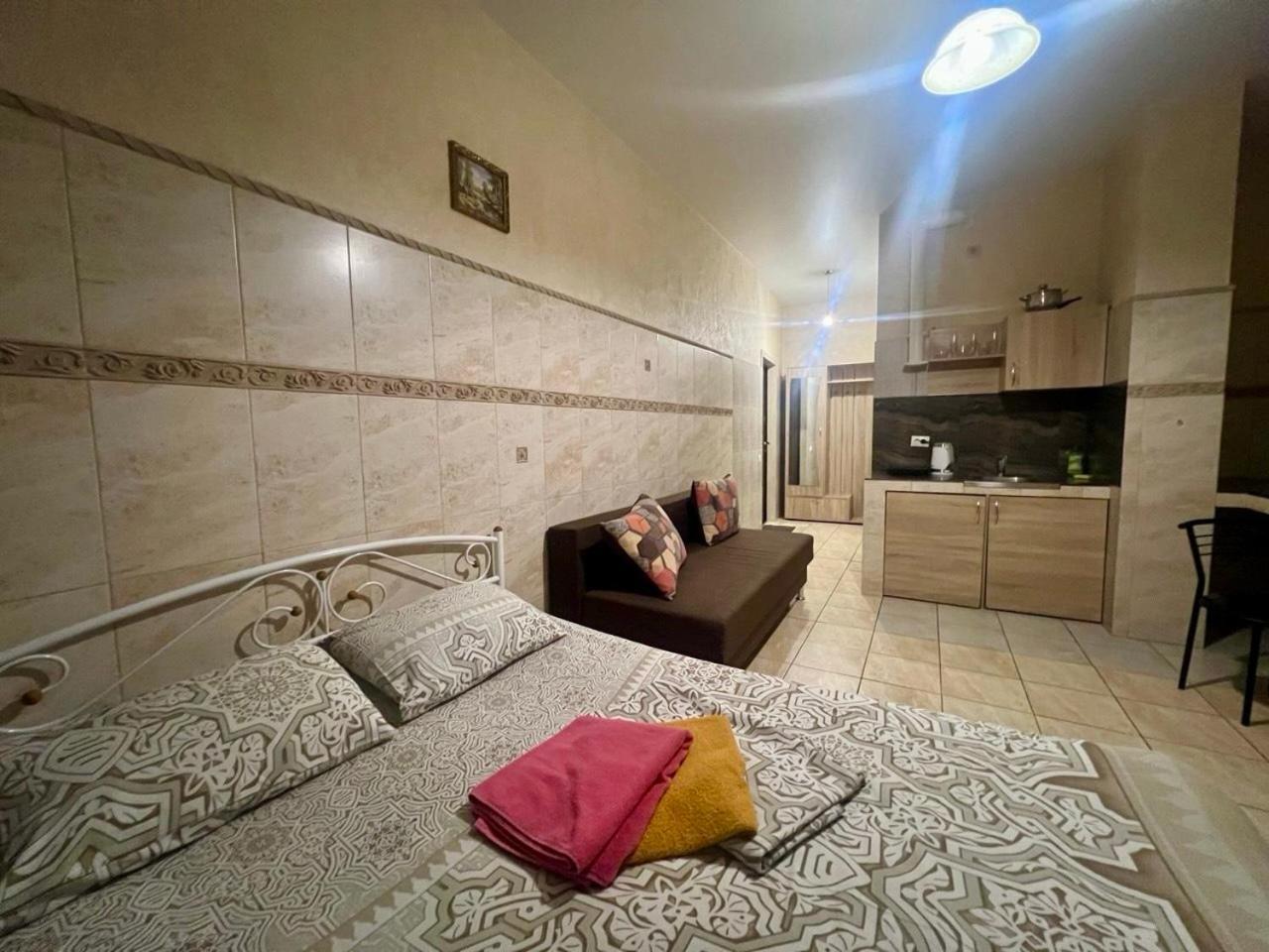 Studio Apartment Metro Pechersk Kiev Ngoại thất bức ảnh