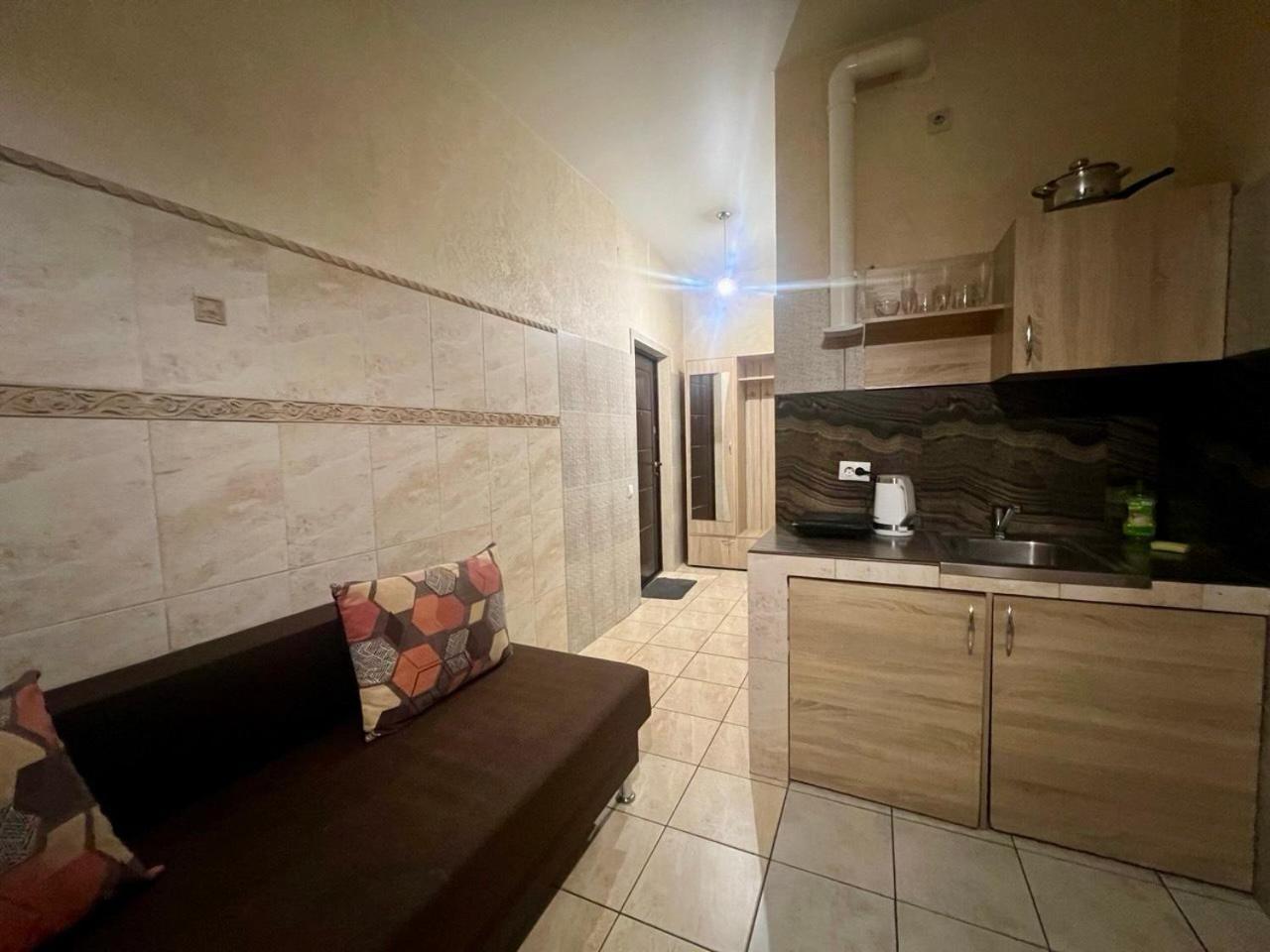Studio Apartment Metro Pechersk Kiev Ngoại thất bức ảnh