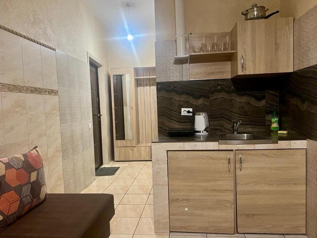 Studio Apartment Metro Pechersk Kiev Ngoại thất bức ảnh